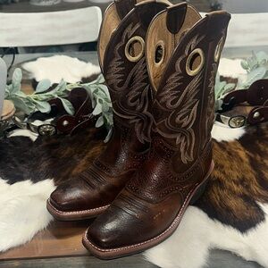NWOT Ariat Dark Brown Leather Western Boots